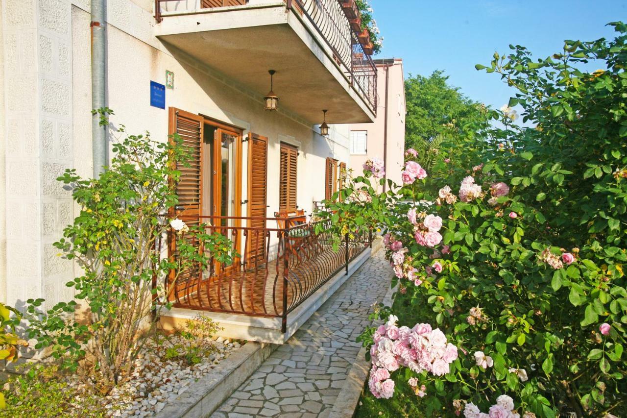 Apartments Maras โปเรช ภายนอก รูปภาพ